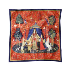 Carré Dame à La Licorne